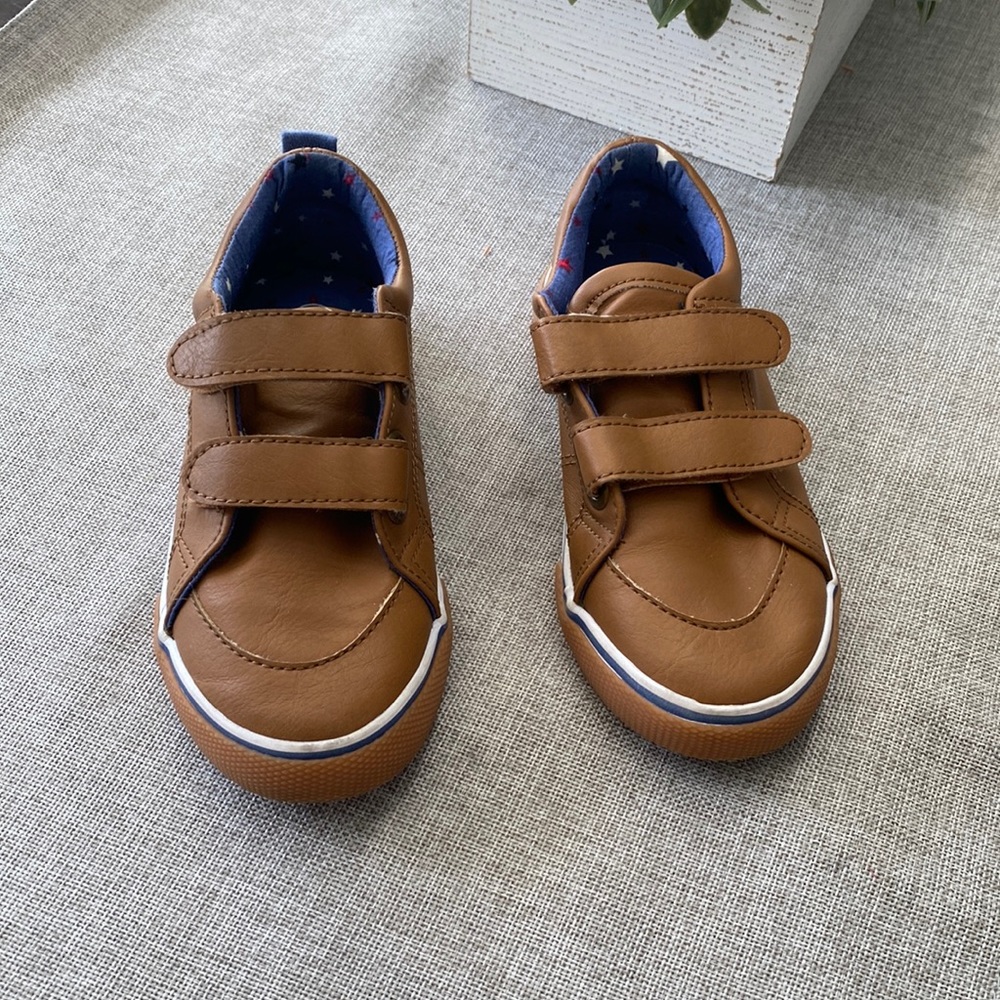 Cat and Jack toddler boys velcro shoes
